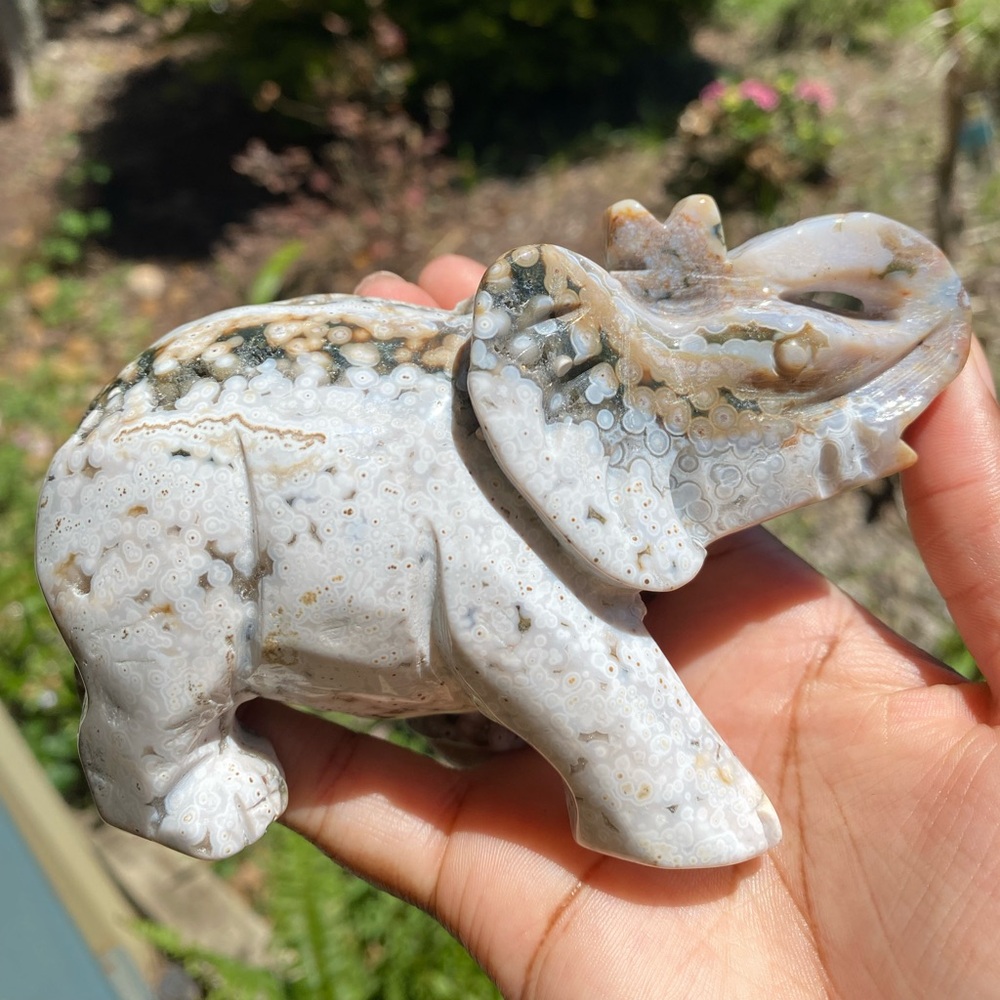 White and Green Orbicular Jasper Elephant Carving - Picture 6 of 13